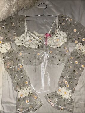 Sugar Thrillz Come away with me Daisy White Sheer Top